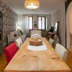 Via Mezzaterra 10 Apartment